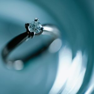 round engagement ring